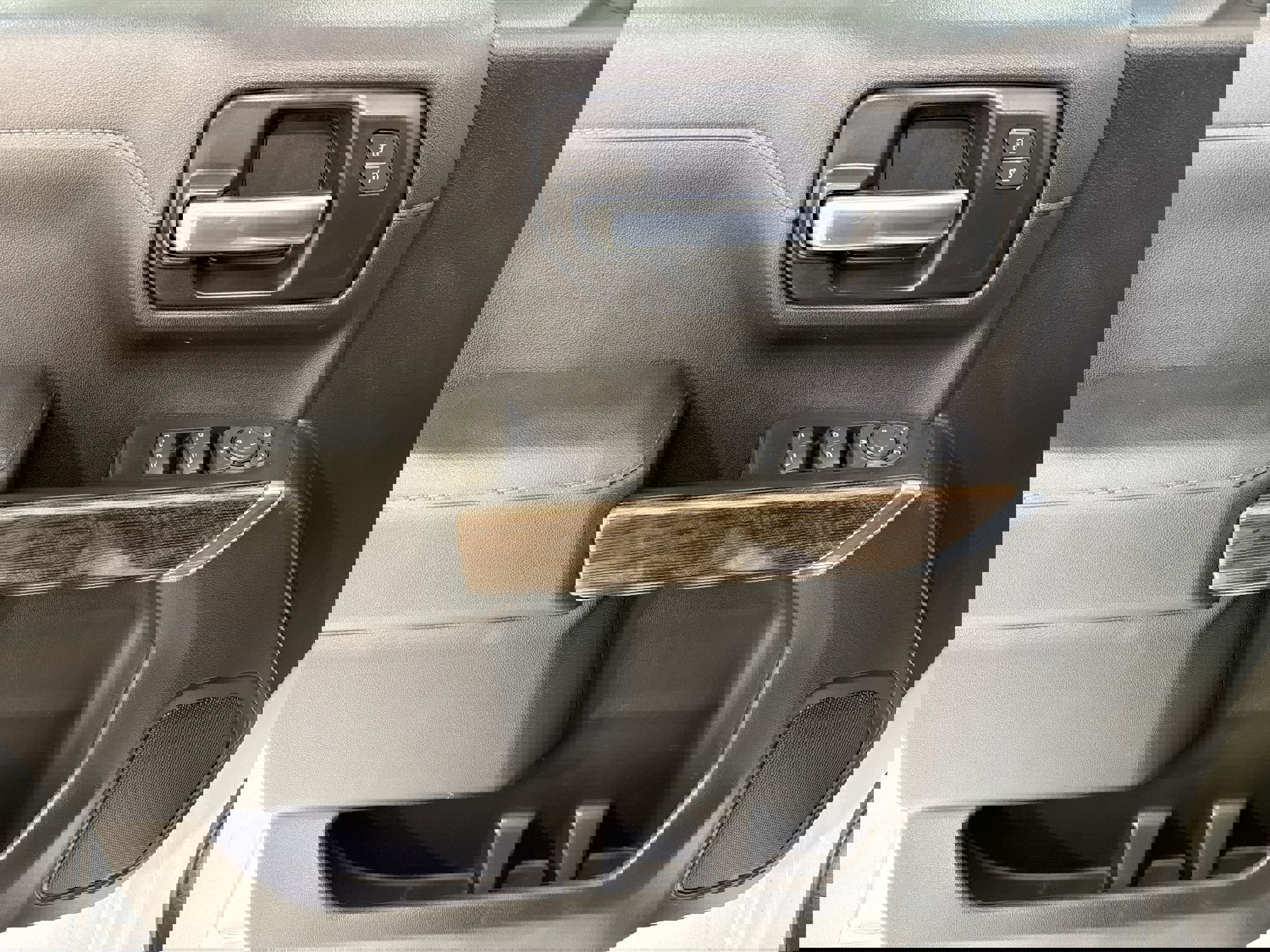 Used 2020 Chevrolet Silverado 1500 LT Trail Boss image 12