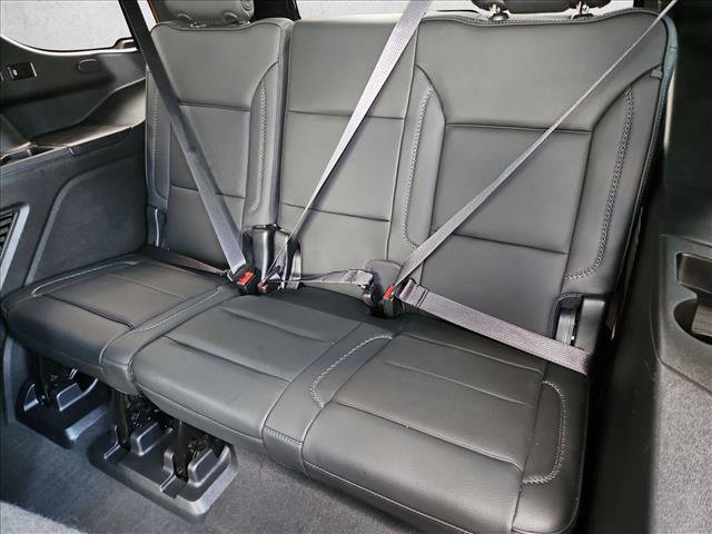 Used 2022 GMC Yukon Denali w/ Advanced Technology Package AWD/4WD image 19