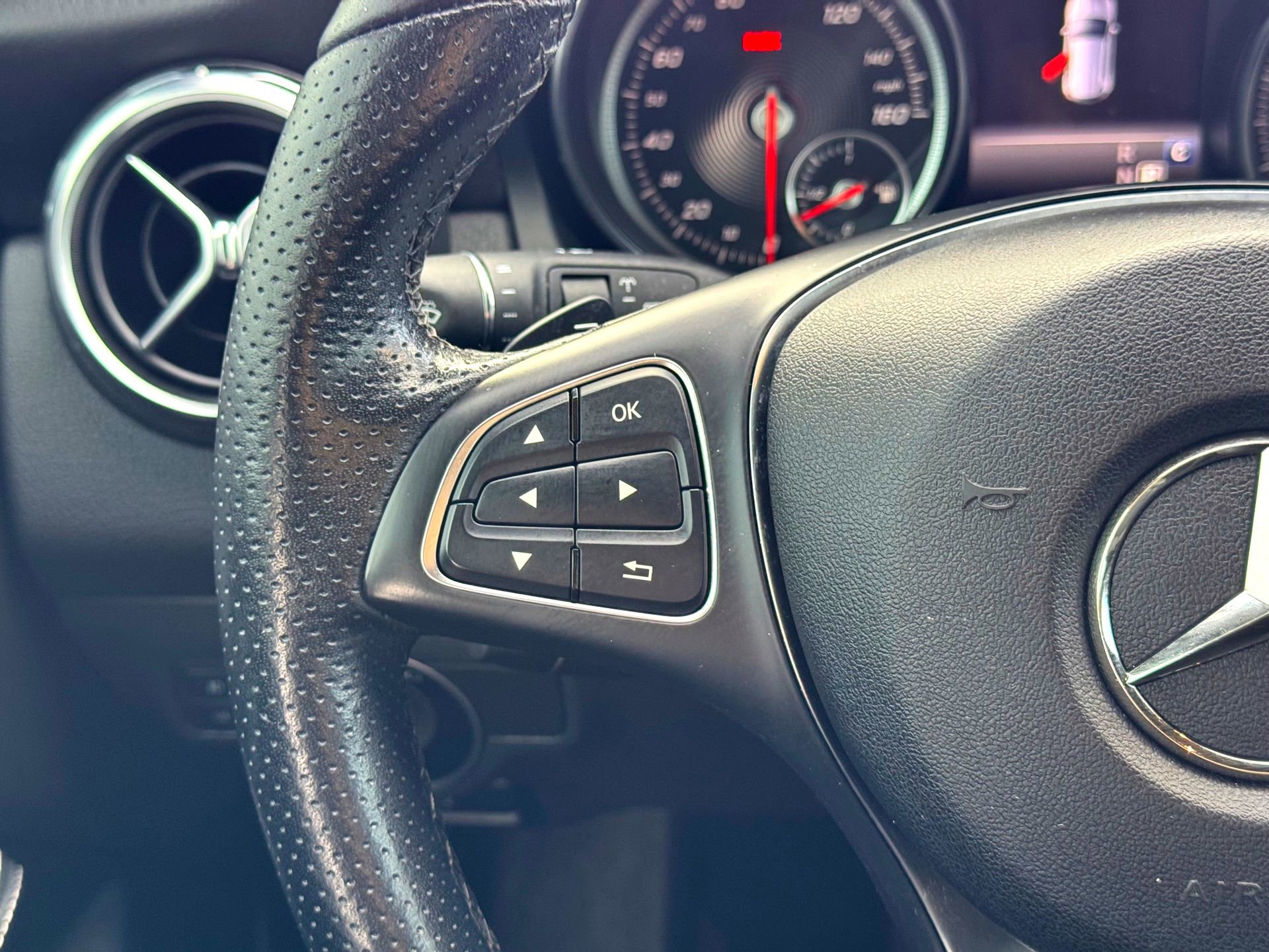 Used 2019 Mercedes-Benz GLA 250 4MATIC image 24