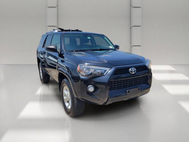 Used 2016 Toyota 4Runner SR5 AWD/4WD image 3