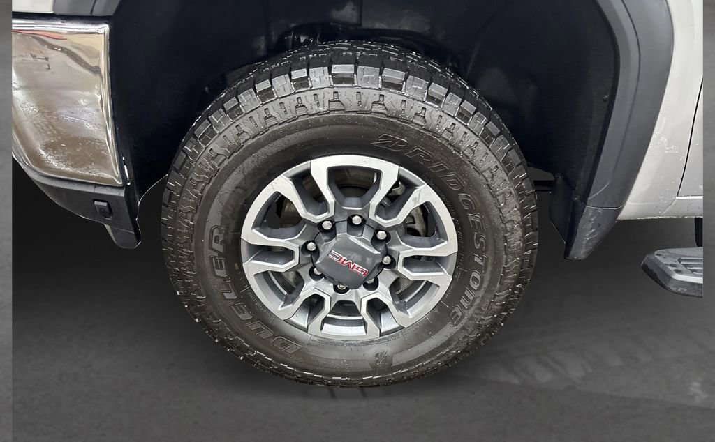 Used 2022 GMC Sierra 3500 SLT w/ SLT Preferred Package AWD/4WD image 11