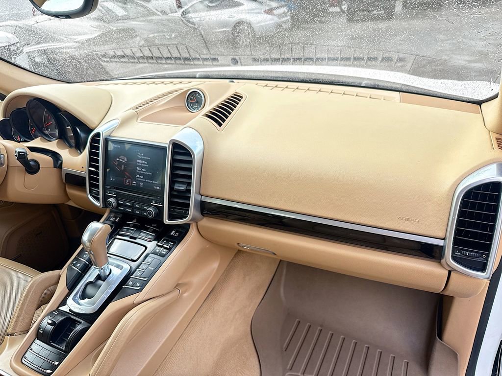 Used 2017 Porsche Cayenne AWD/4WD image 33
