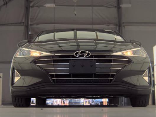 Used 2020 Hyundai Elantra SE FWD image 3
