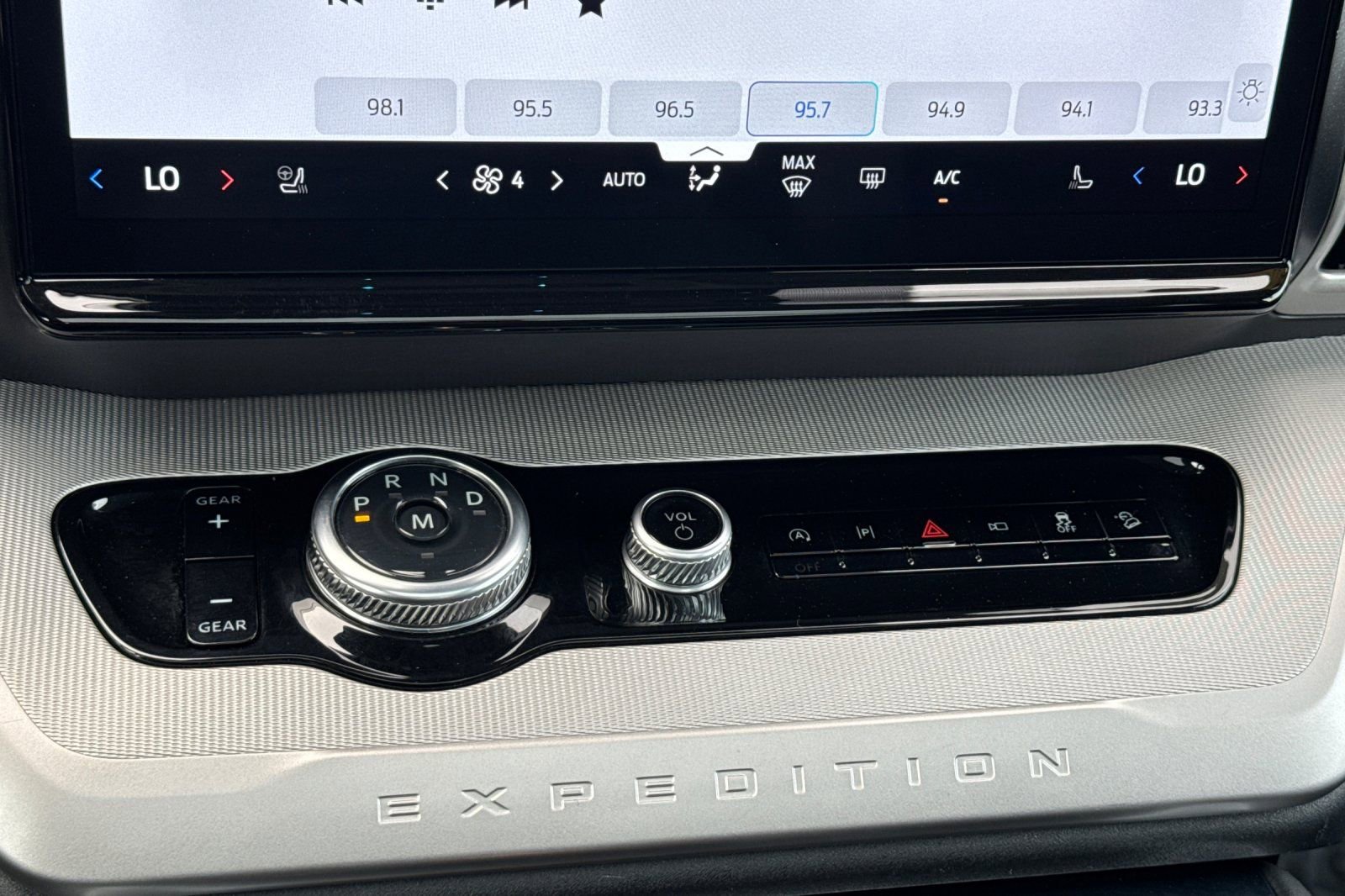 Certified 2025 Ford Expedition Active image 23