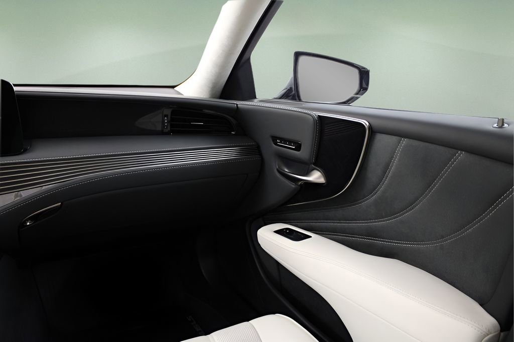 Used 2023 Lexus LS 500 w/ Interior Upgrade Package image 14