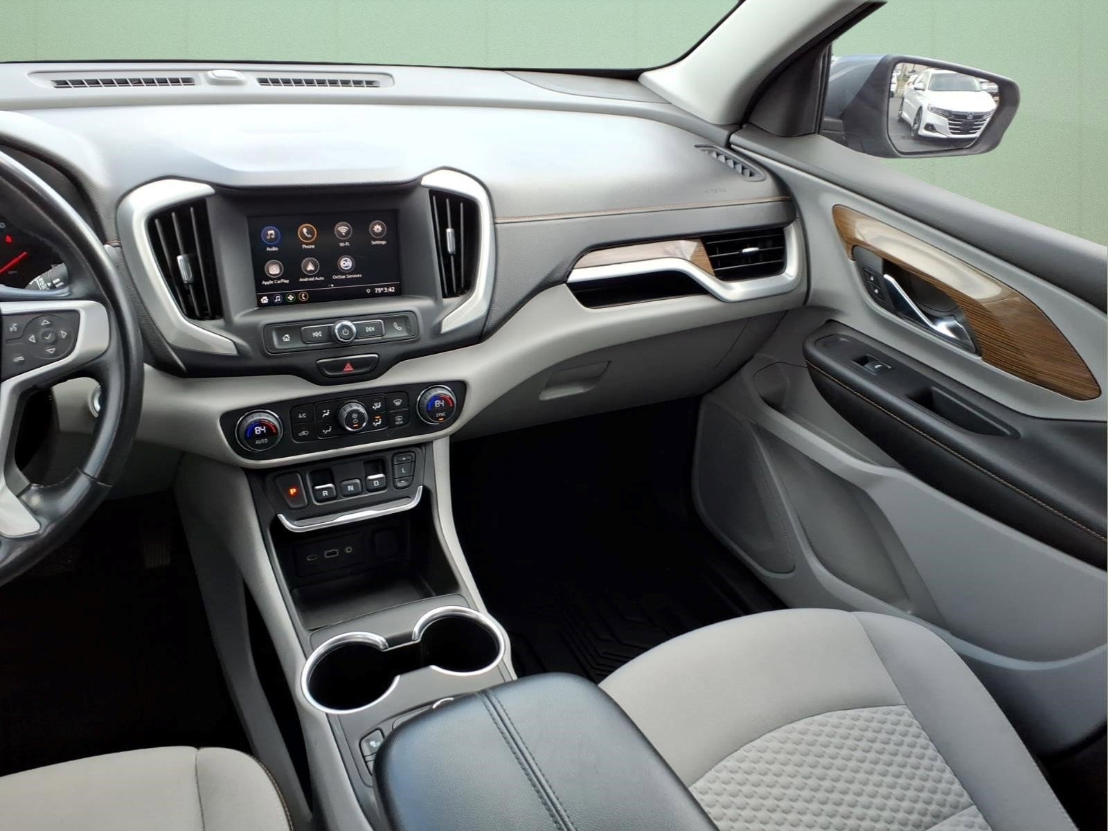Used 2020 GMC Terrain SLE w/ Driver Convenience Package FWD image 14