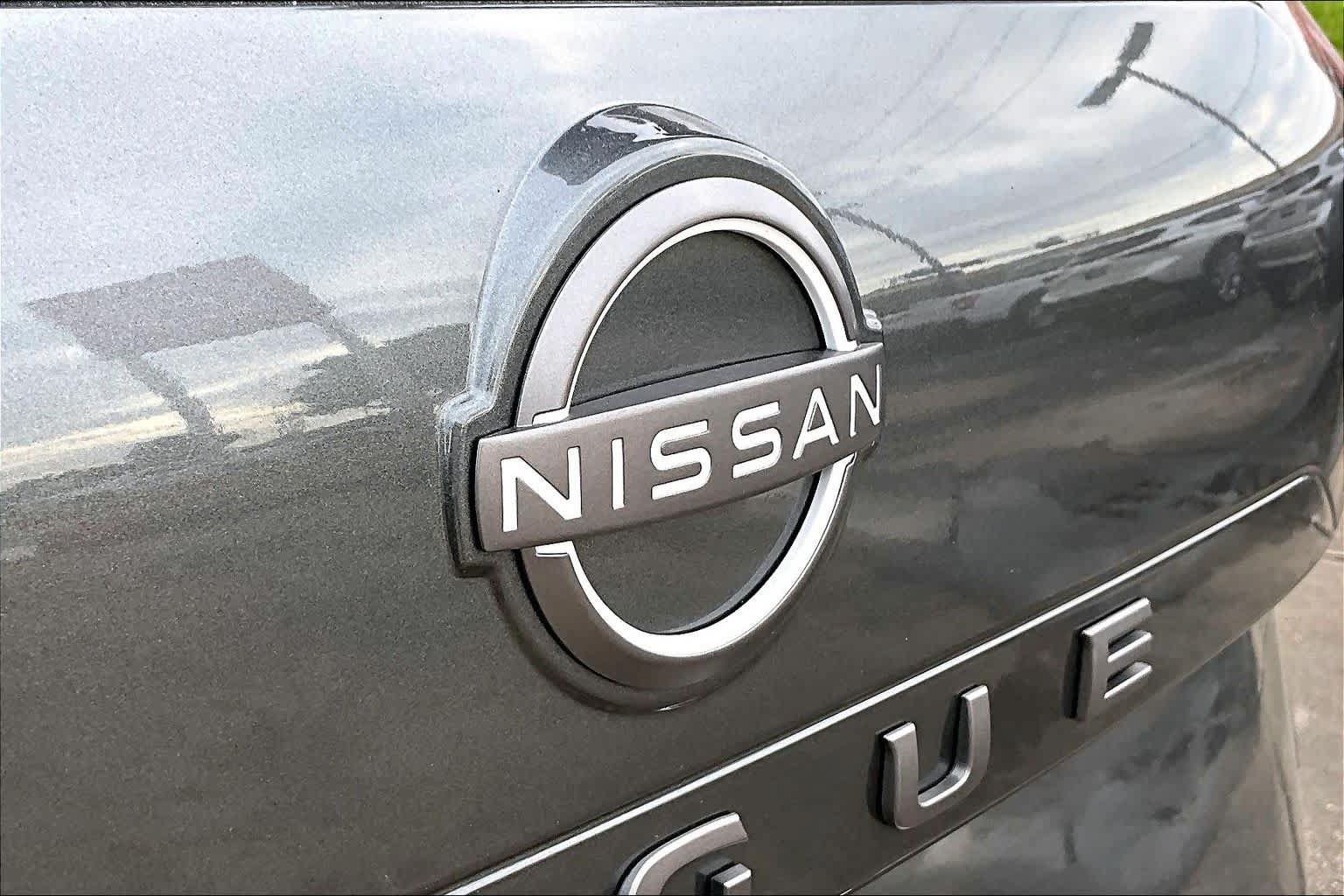Certified 2026 Nissan Rogue SV FWD image 10