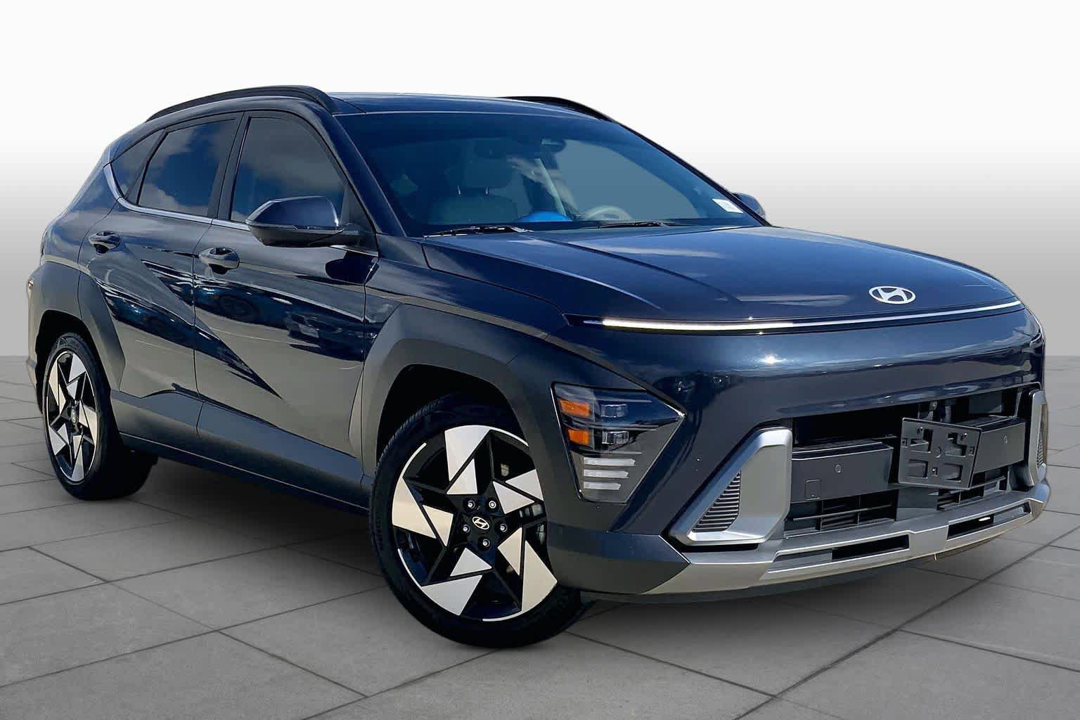 Used 2024 Hyundai Kona Limited FWD image 2
