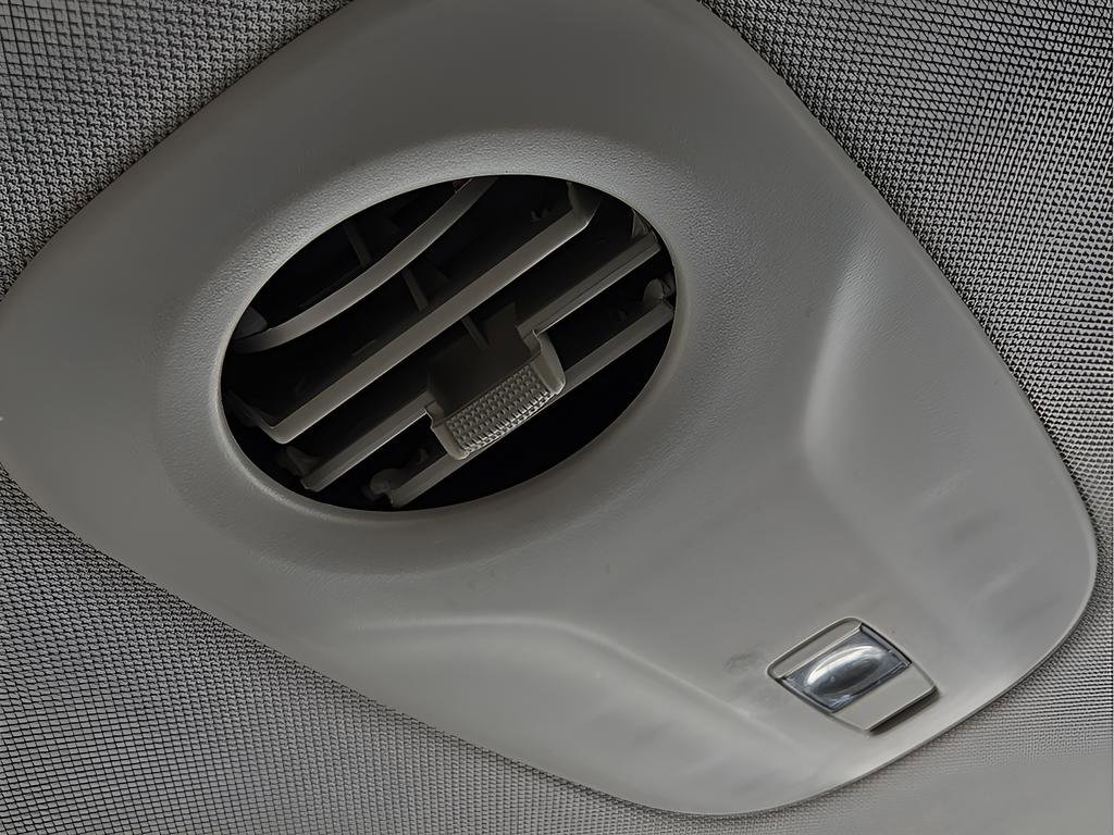 Used 2021 Chrysler Pacifica Touring image 22