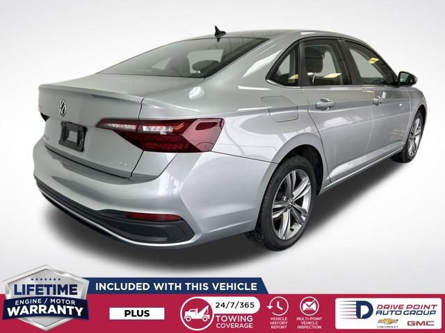 Used 2024 Volkswagen Jetta SE FWD image 3