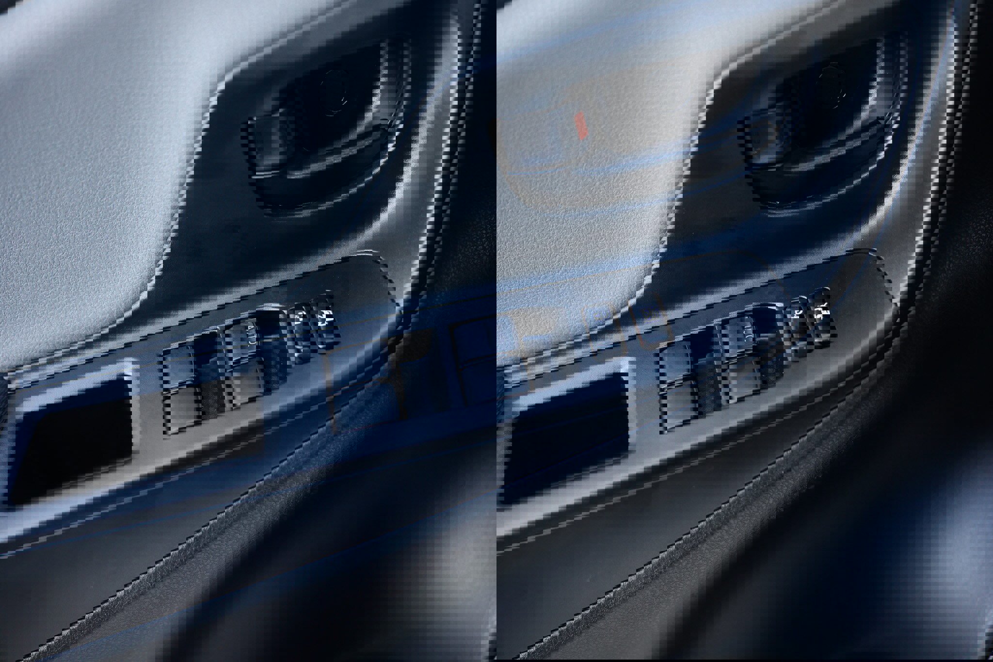 Used 2016 Toyota Yaris L image 46