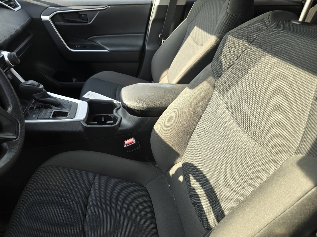 Used 2024 Toyota RAV4 LE AWD/4WD image 20