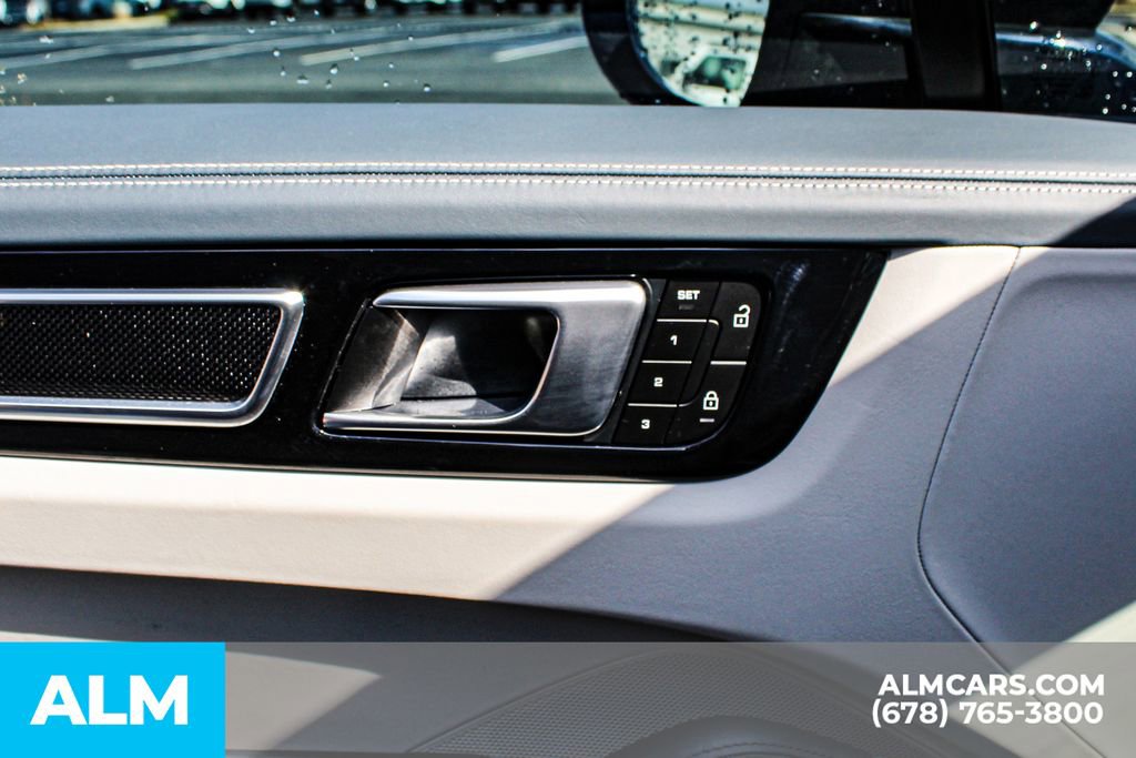 Used 2023 Porsche Cayenne Turbo image 37