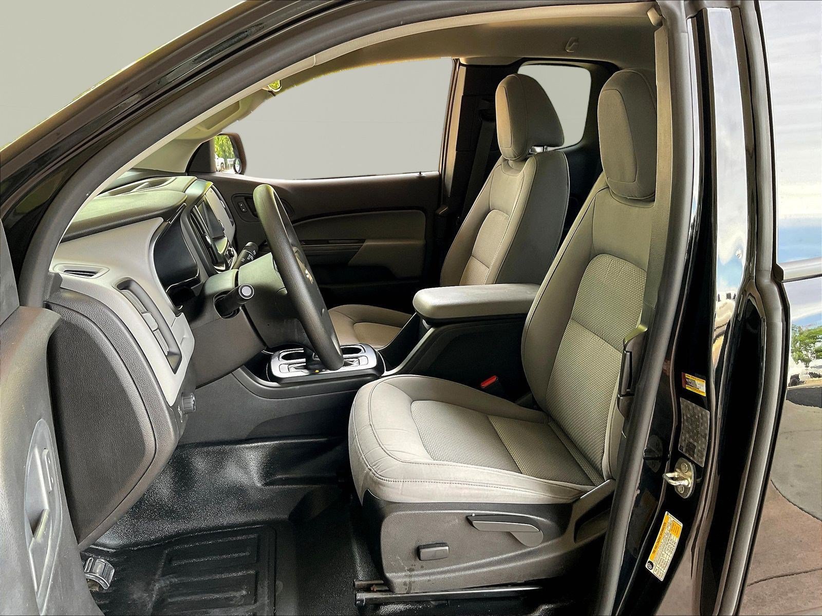 Used 2018 Chevrolet Colorado W/T RWD image 20