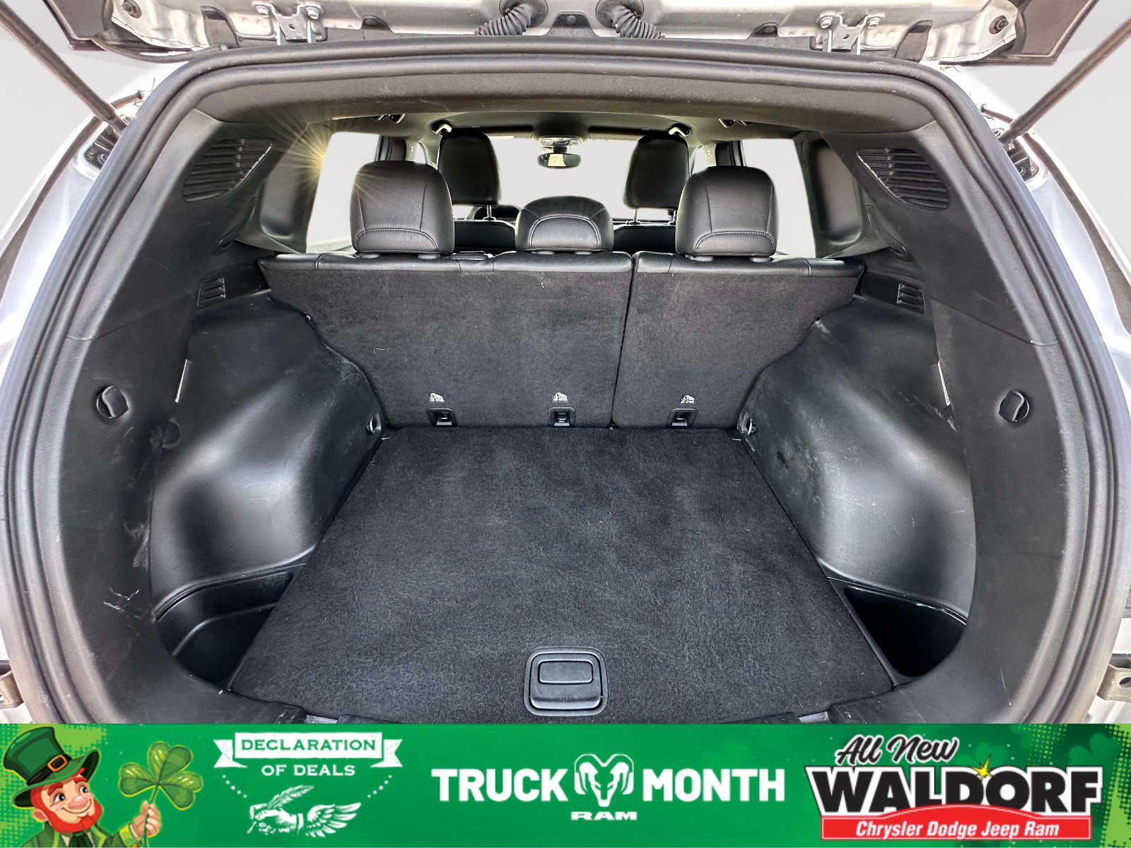 Used 2024 Jeep Compass Latitude image 28