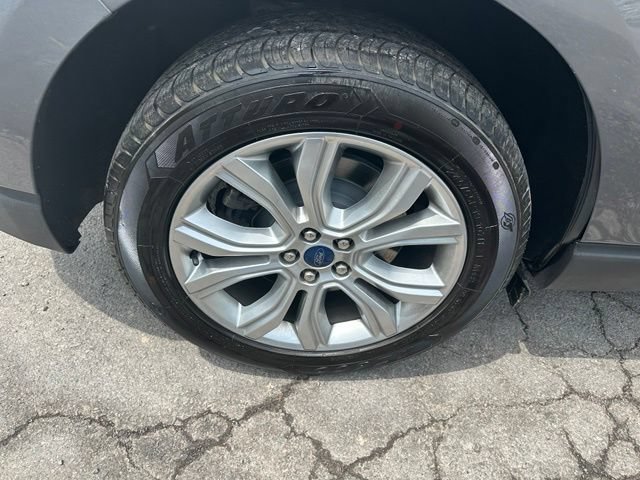 Used 2022 Ford Edge Titanium w/ Equipment Group 301A AWD/4WD image 10