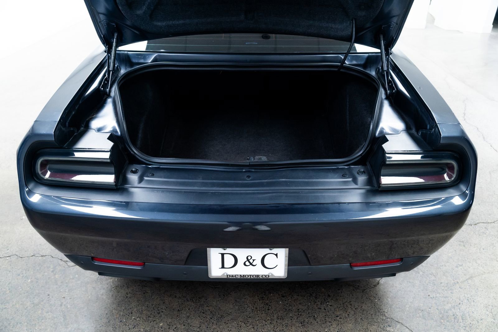 Used 2019 Dodge Challenger R/T w/ Driver Convenience Group image 7