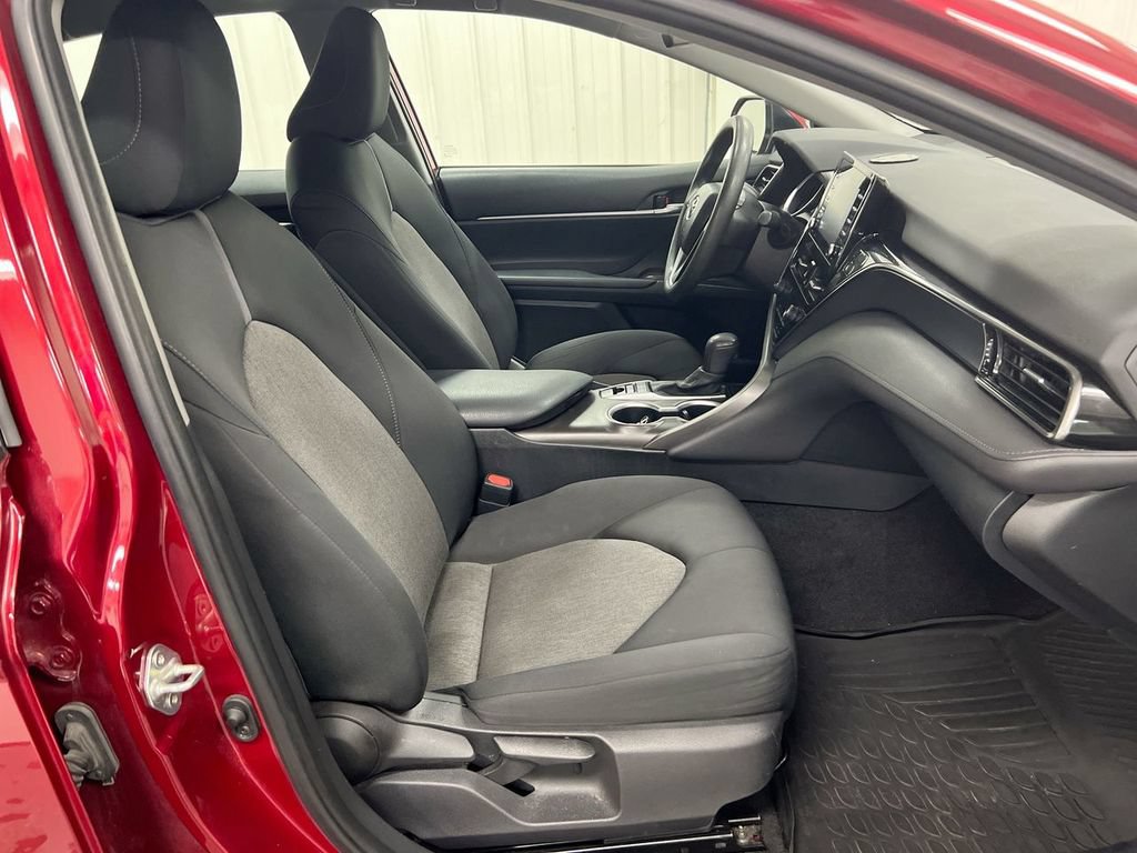 Used 2021 Toyota Camry LE FWD image 21
