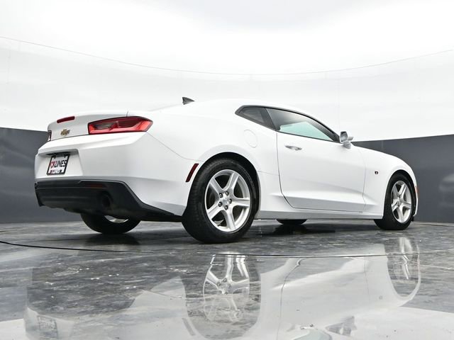 Used 2017 Chevrolet Camaro LT w/ Technology Package RWD image 39