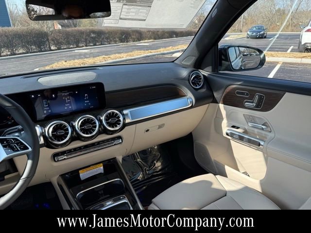 New 2026 Mercedes-Benz GLB 250 4MATIC image 17