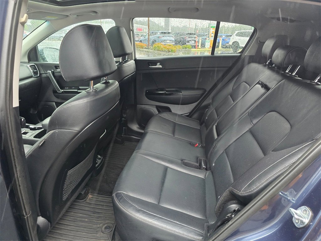 Used 2022 Kia Sportage EX w/ EX Technology Package image 10