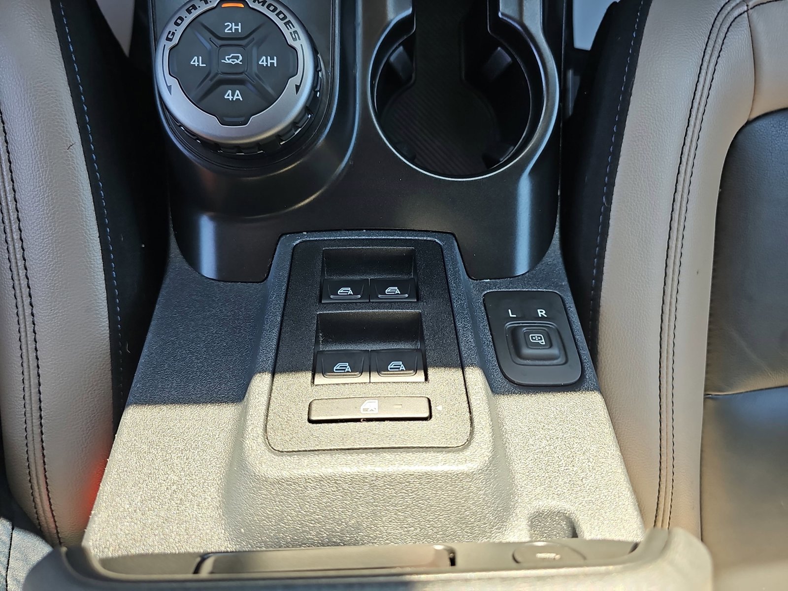 Used 2023 Ford Bronco Wildtrak image 30