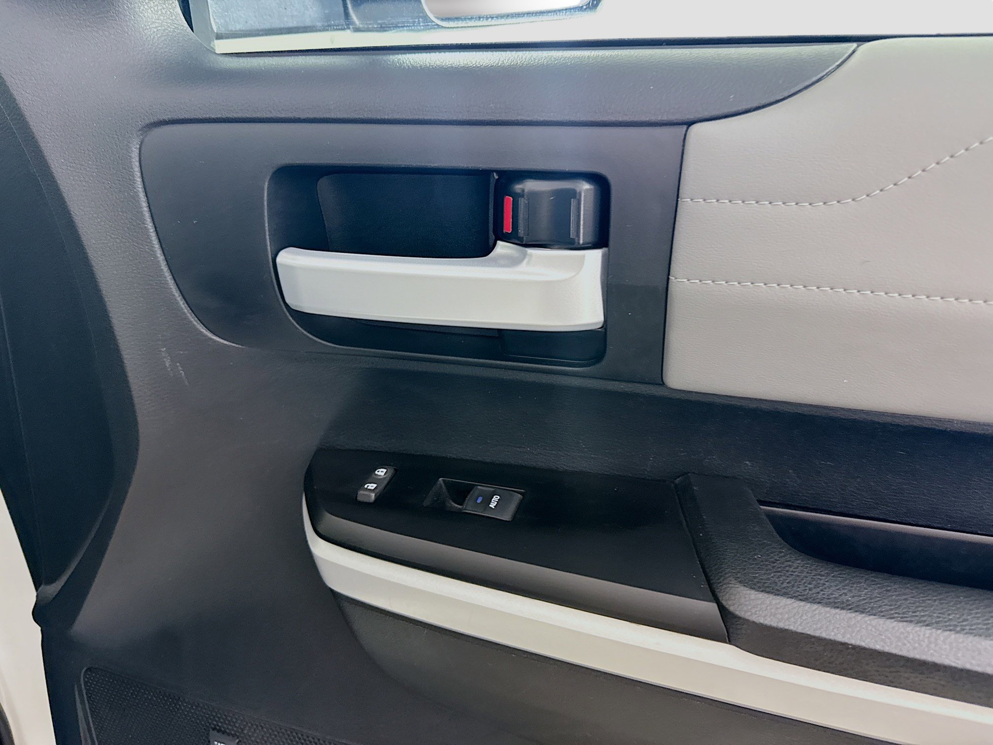 Used 2018 Toyota Tundra Limited w/ Limited Premium Package image 30