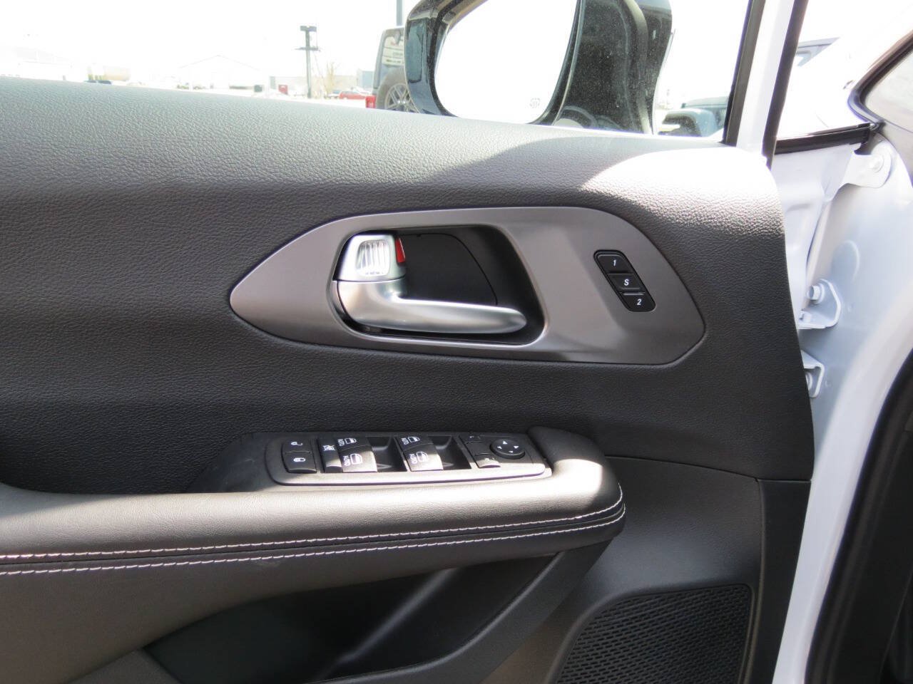 New 2026 Chrysler Voyager LX FWD image 4