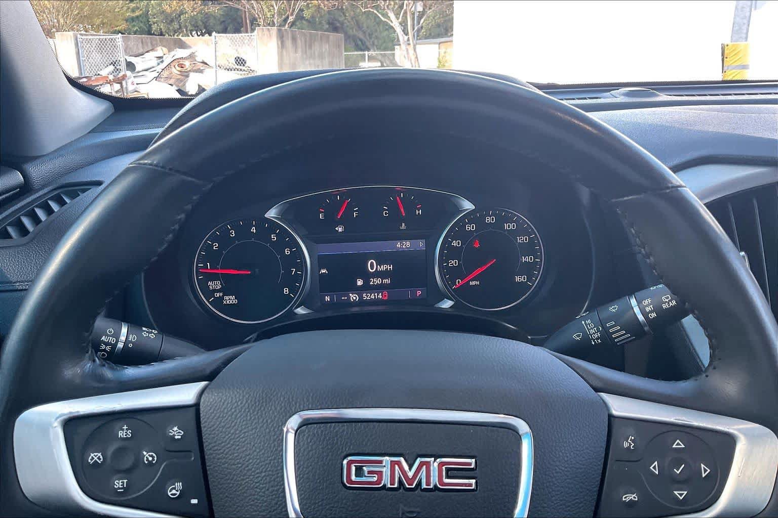 Used 2022 GMC Terrain SLT w/ Tech Package FWD image 26