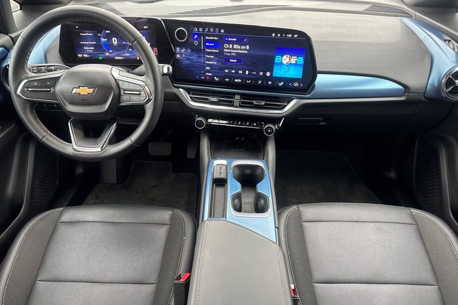 Used 2025 Chevrolet Equinox EV LT w/ Convenience Package FWD image 16