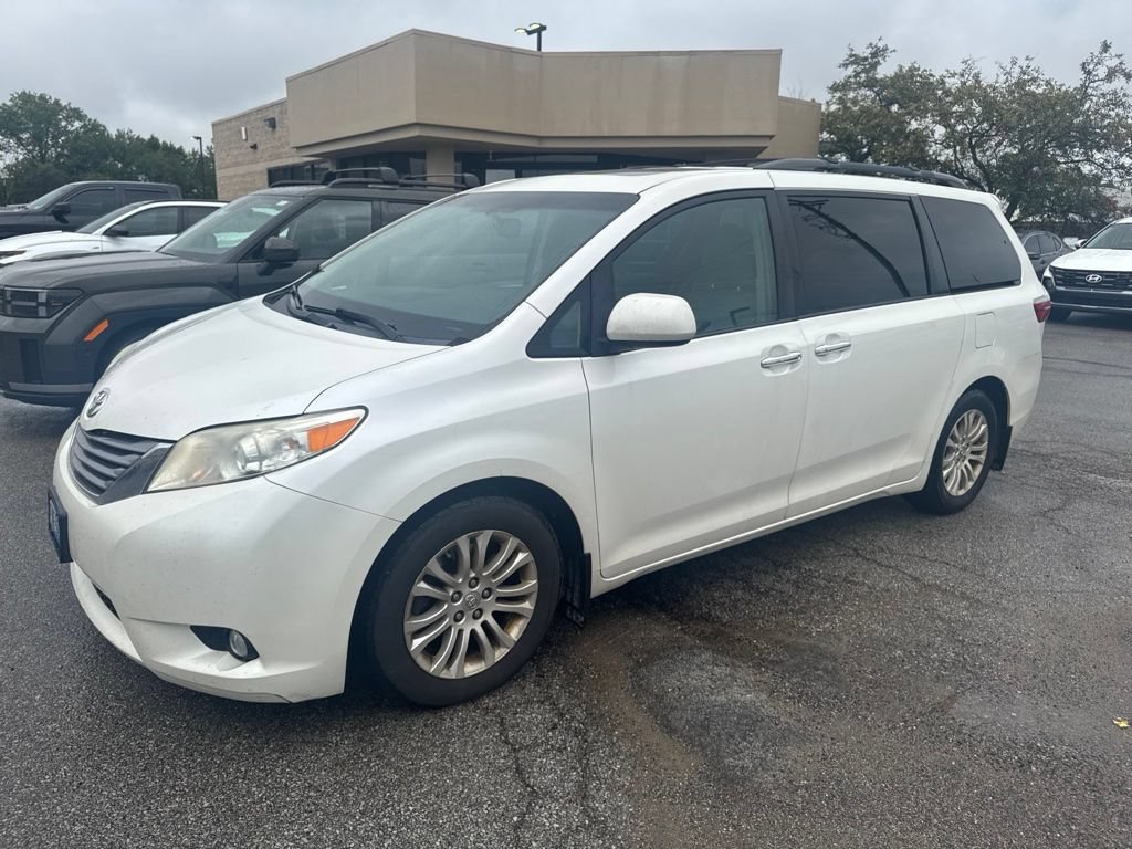 Used 2016 Toyota Sienna XLE Premium