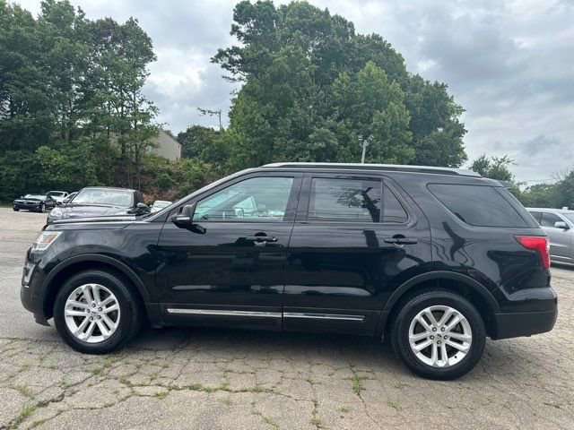 Used 2017 Ford Explorer XLT w/ Equipment Group 202A image 10