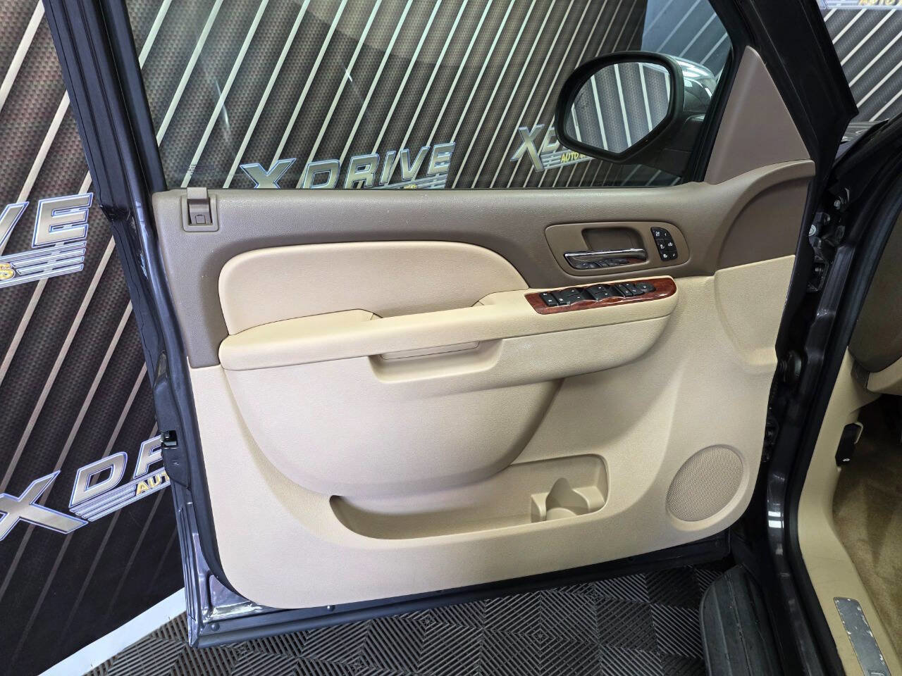 Used 2011 Chevrolet Suburban LTZ image 17