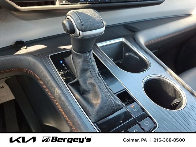 Used 2023 Toyota Sienna XSE AWD/4WD image 18