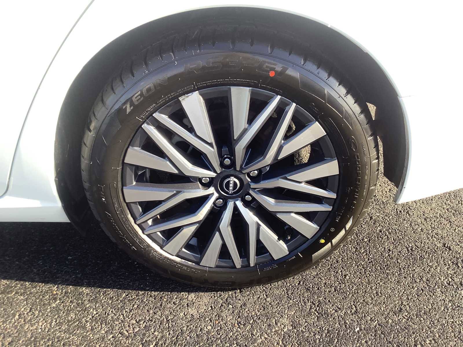 Used 2023 Nissan Altima 2.5 SV image 7