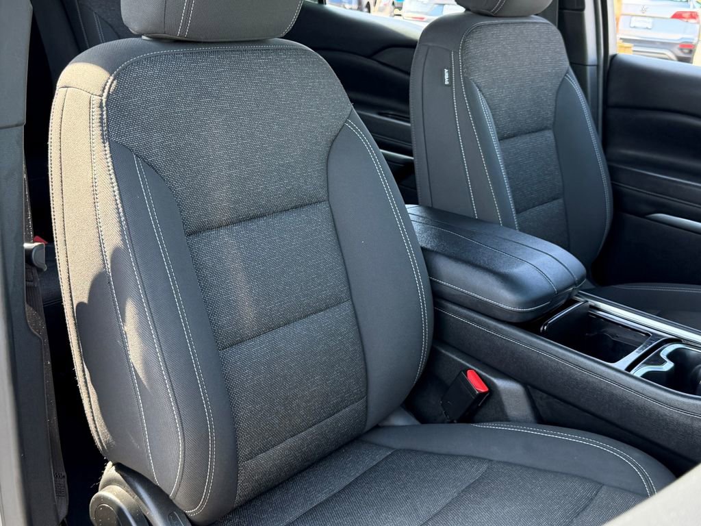 Used 2024 Chevrolet Traverse LT image 9