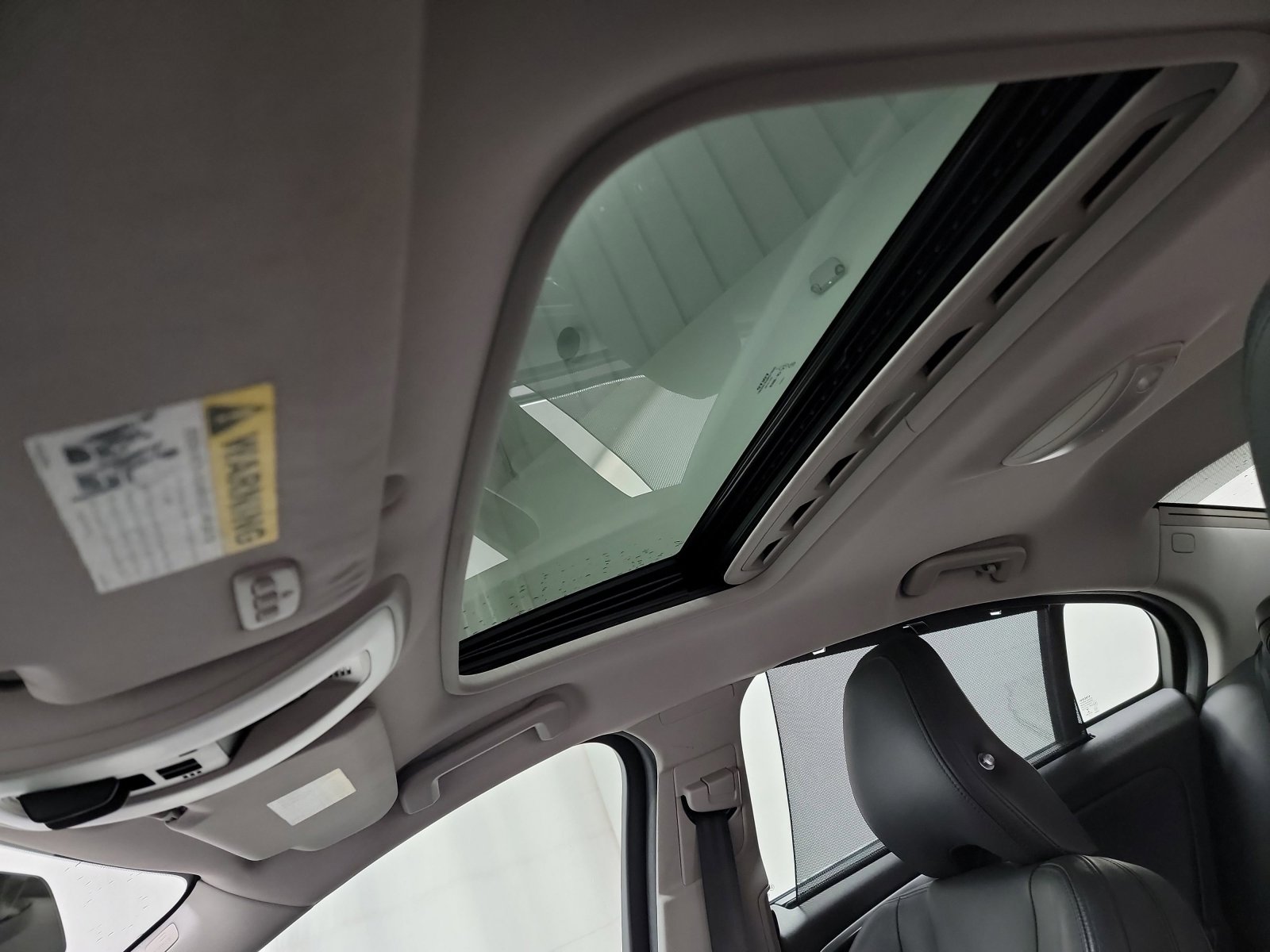 Used 2018 Volvo S60 T5 Inscription Platinum image 24