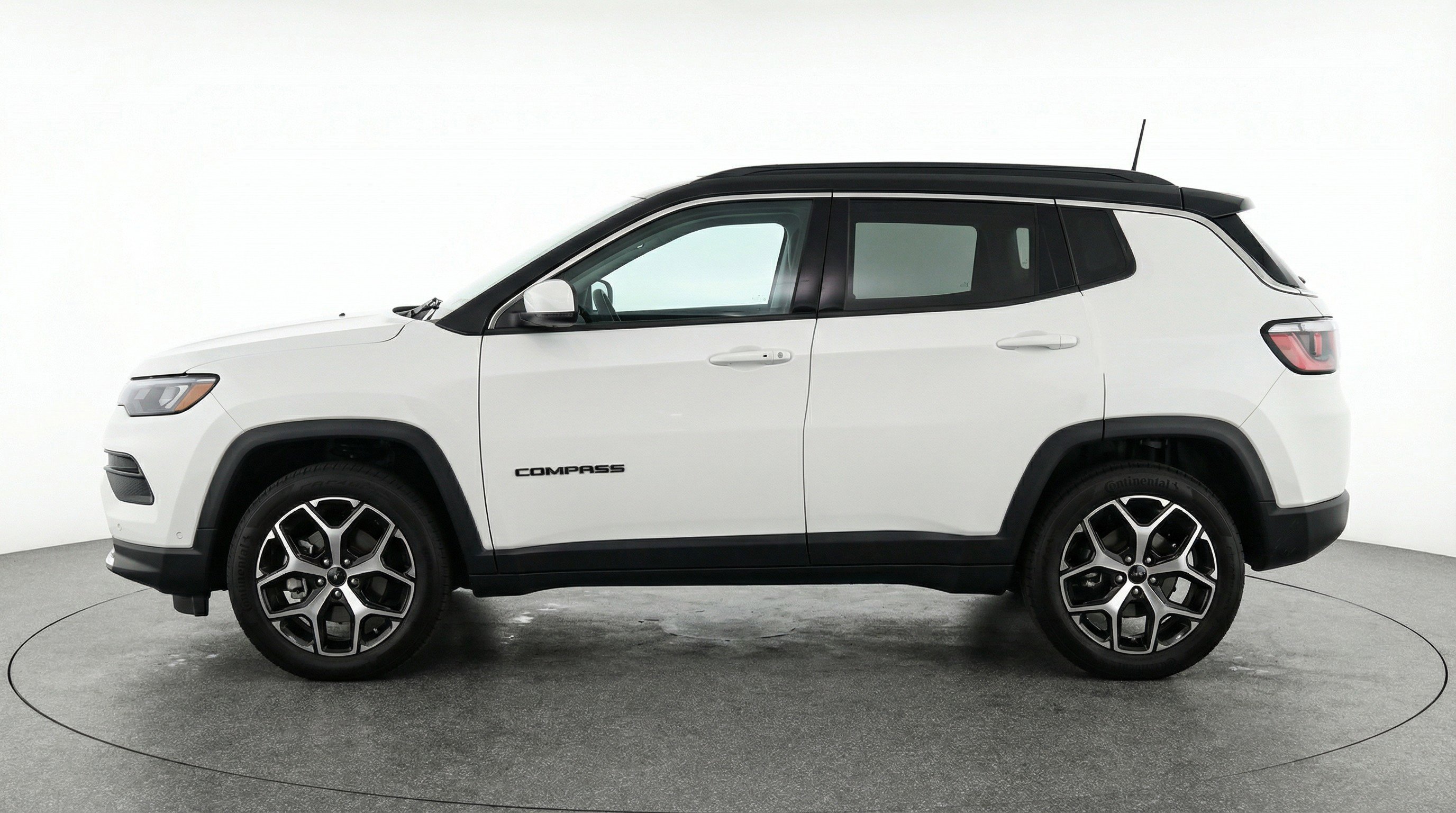 Used 2025 Jeep Compass Limited AWD/4WD image 5