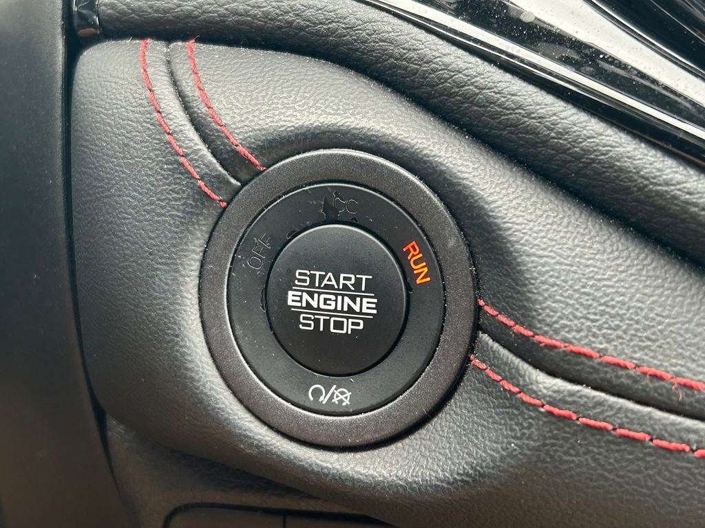 Used 2024 Dodge Durango GT image 34