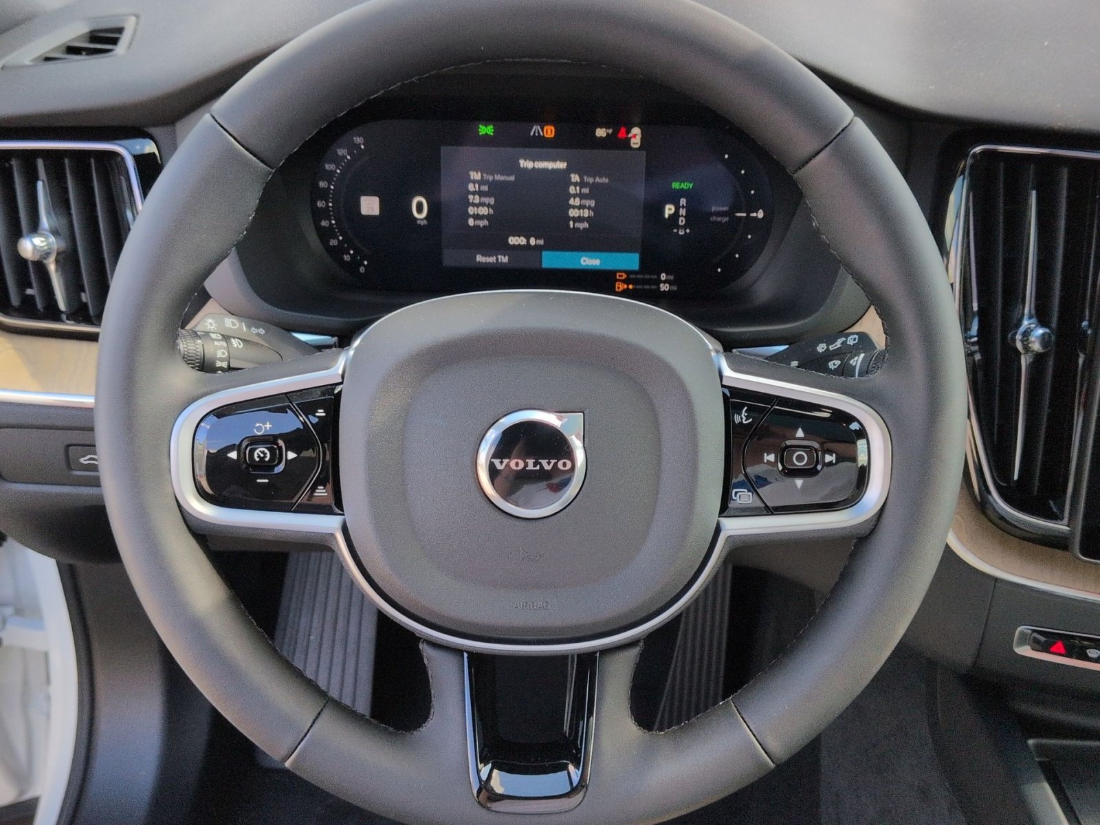New 2026 Volvo XC60 T8 Plus w/ Protection Package Premier AWD/4WD image 24
