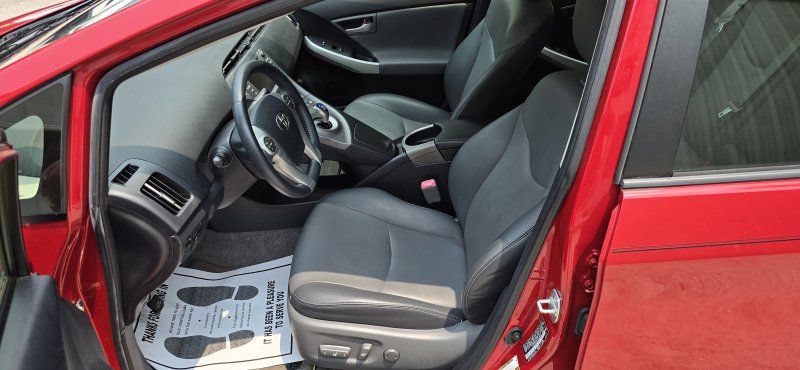 Used 2013 Toyota Prius Four w/ Deluxe Solar Roof Pkg FWD image 16