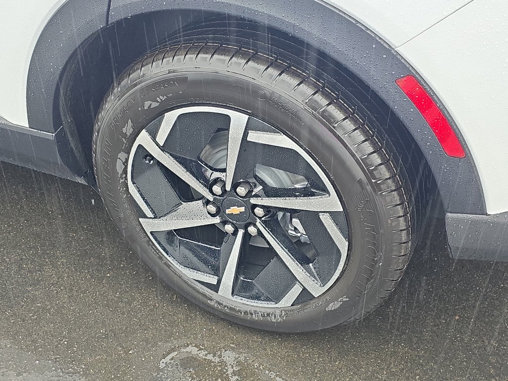 New 2026 Chevrolet Equinox EV LT image 11