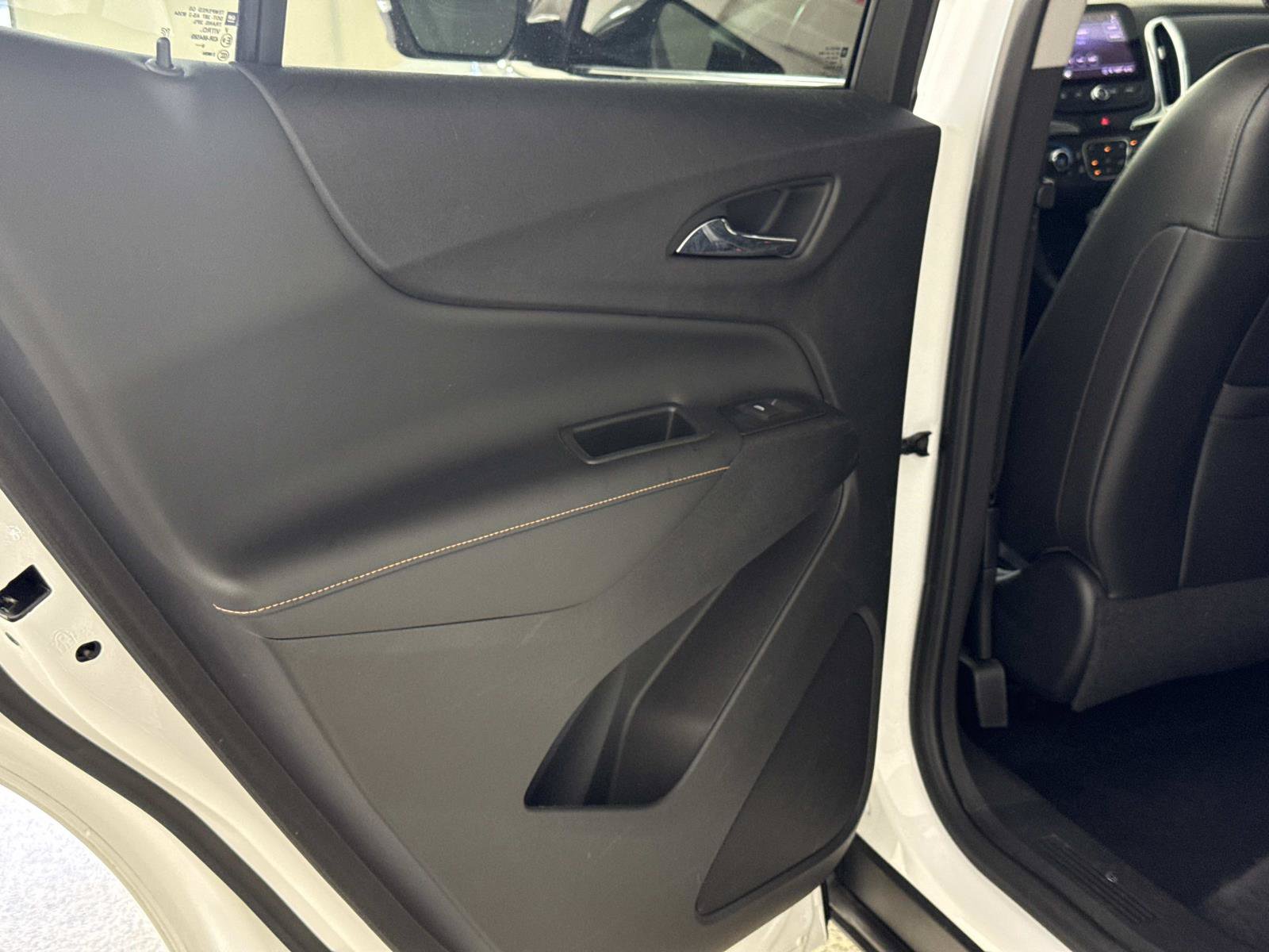 Used 2021 Chevrolet Equinox Premier FWD image 12