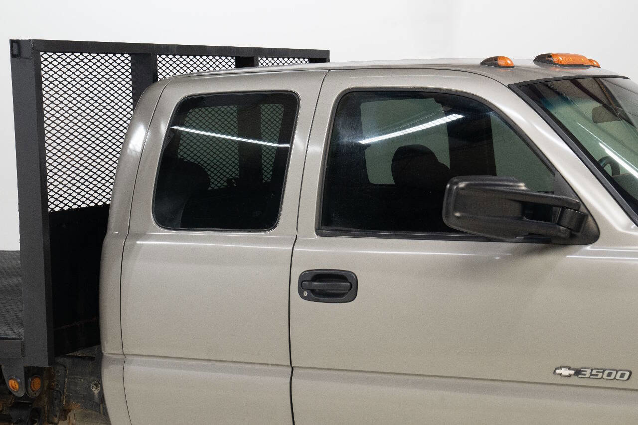 Used 2002 Chevrolet Silverado 3500 2WD Extended Cab image 12