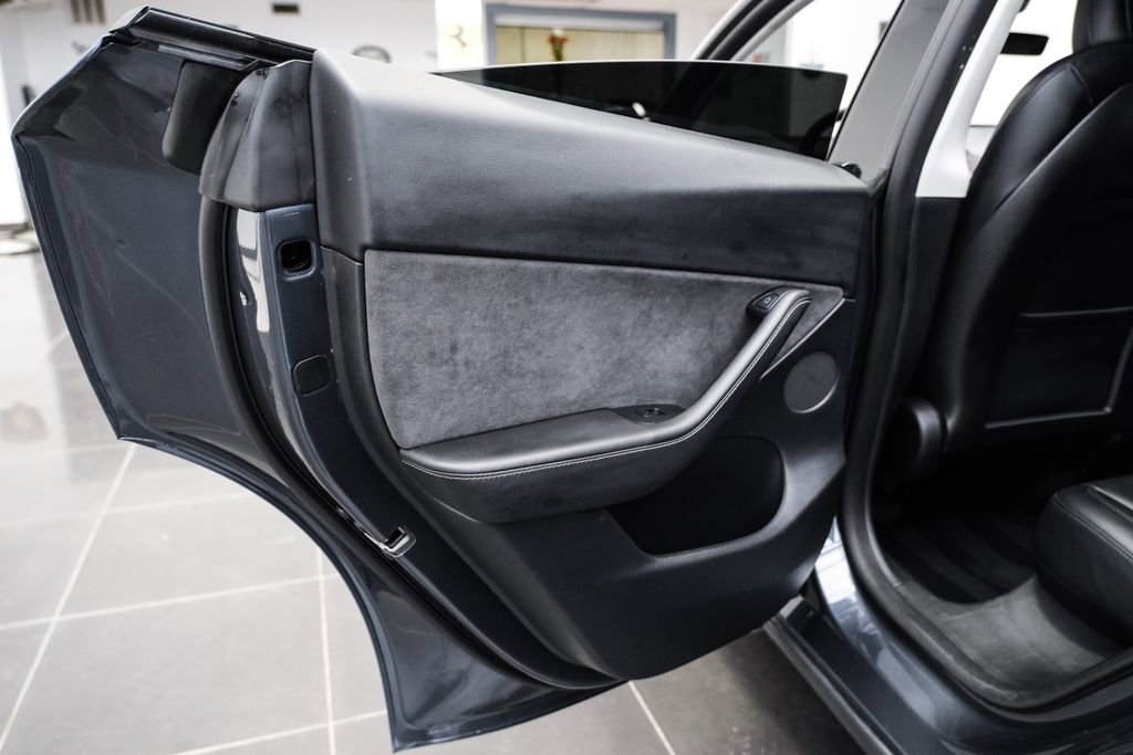 Used 2022 Tesla Model Y Performance AWD/4WD image 41
