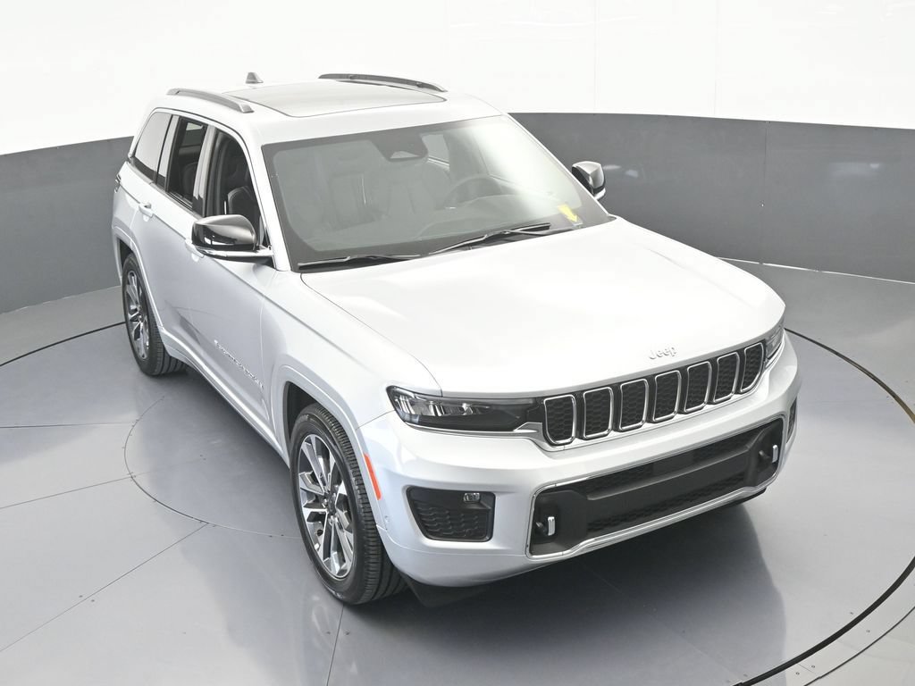 Used 2024 Jeep Grand Cherokee Overland w/ Luxury Tech Group IV AWD/4WD image 62