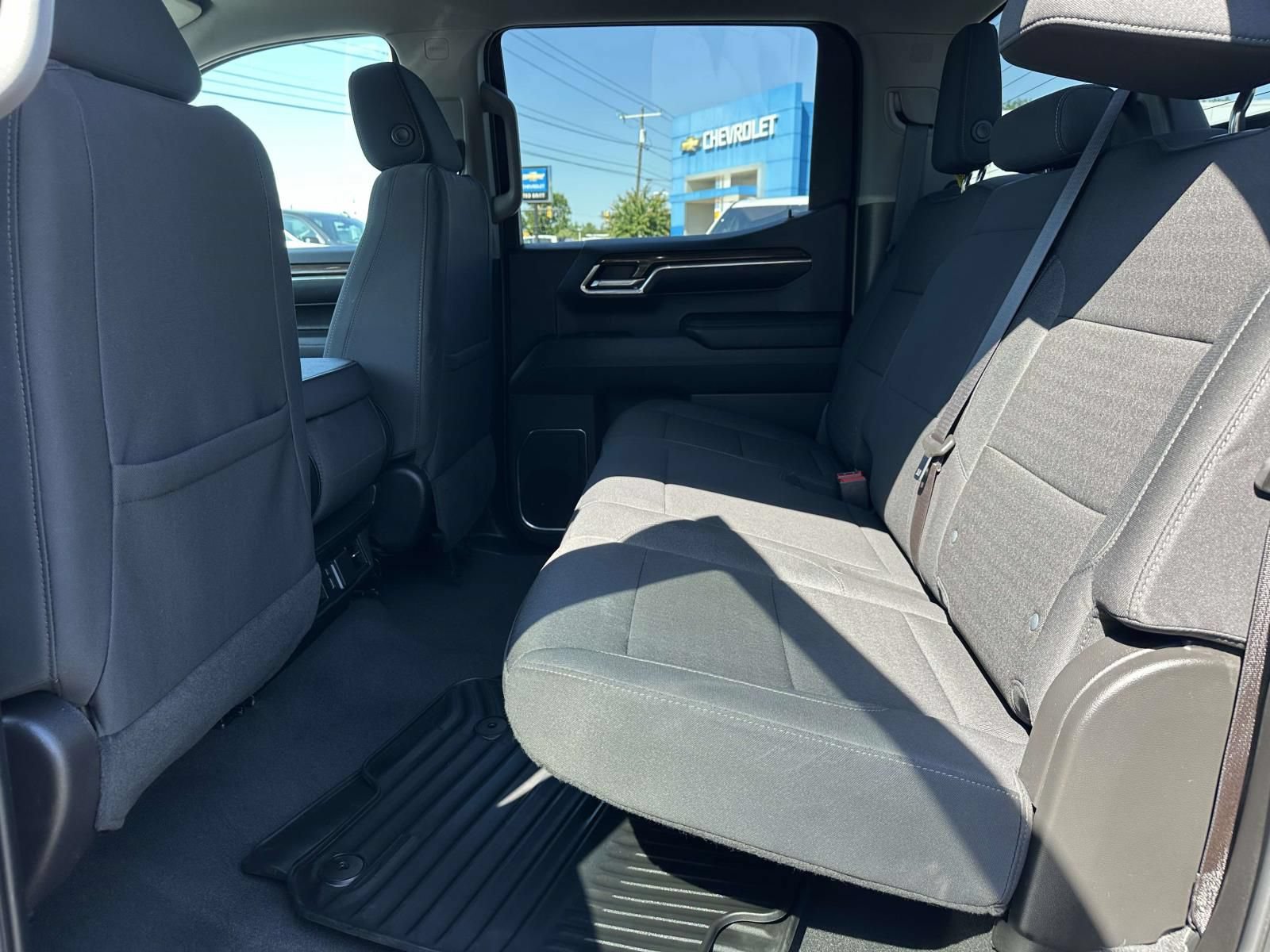 Used 2024 Chevrolet Silverado 1500 LT AWD/4WD image 24