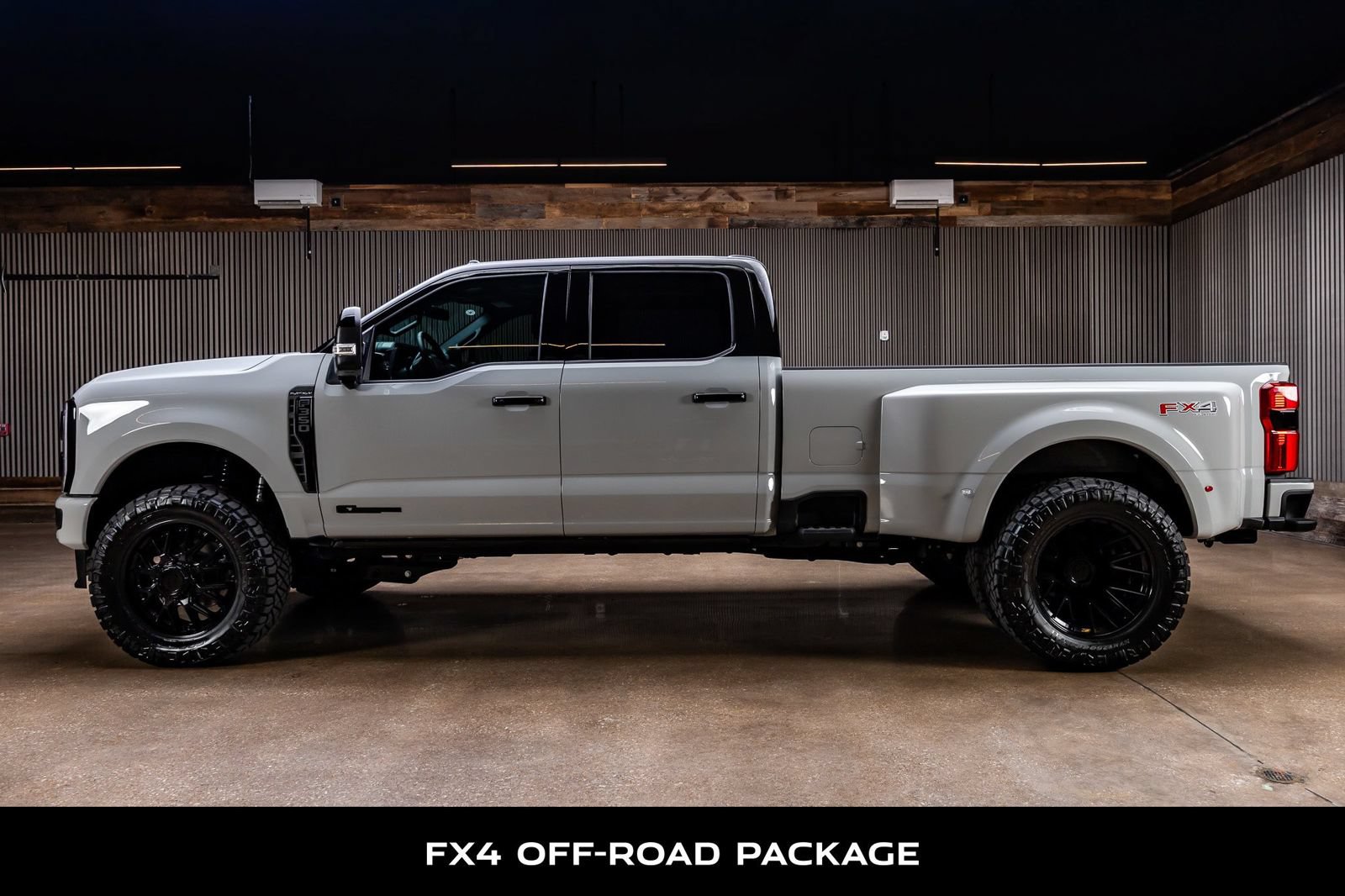 Used 2026 Ford F350 Platinum w/ FX4 Off-Road Package AWD/4WD image 6