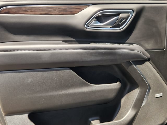 Used 2022 Chevrolet Tahoe Z71 w/ Luxury Package AWD/4WD image 22