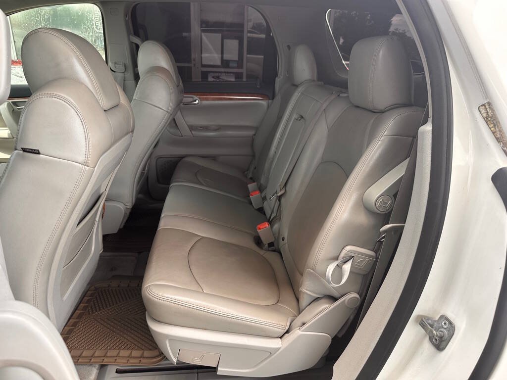 Used 2008 Saturn Outlook XR w/ Premium Trim Package FWD image 16